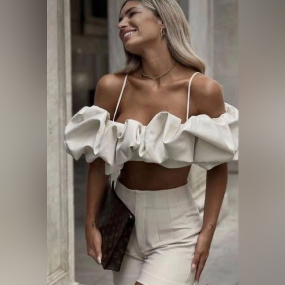 ZARA Puffy sleeves white  top - Picture 1 of 6